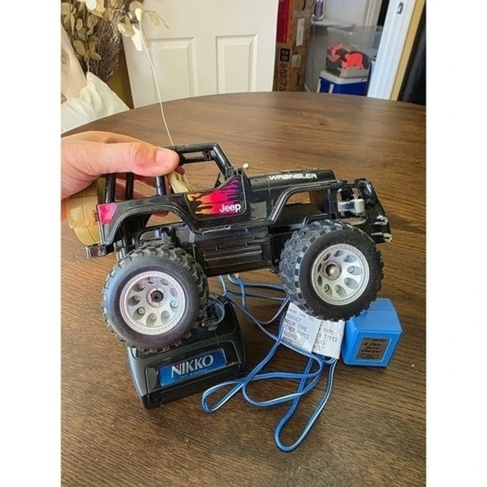 Vintage NIKKO Jeep Wrangler RC Includes Original Remote & Battery‎ Good Shape